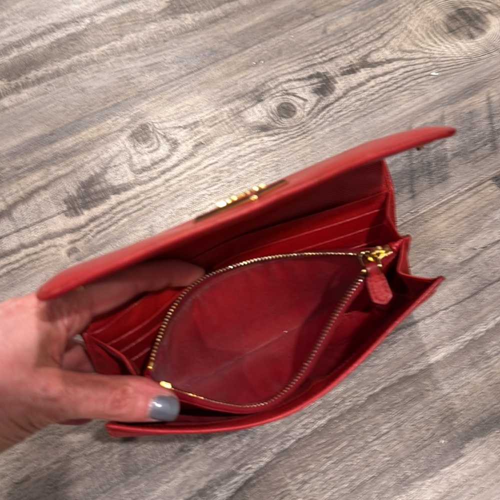 Prada Milano Red Saffiano Lux Leather Logo Flap Continental Wallet - Picture 9 of 16